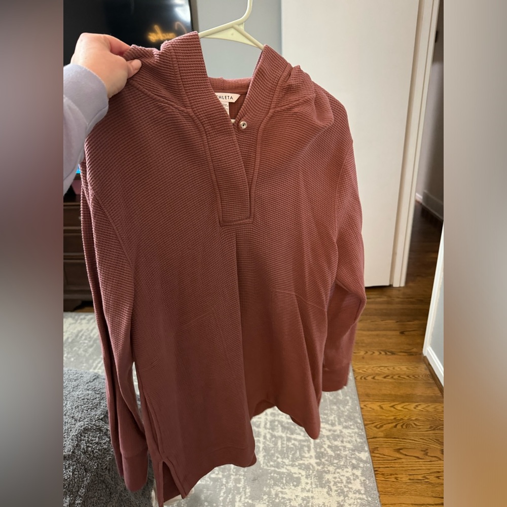 Athleta hooded sweatshirt. In excellent condition size small